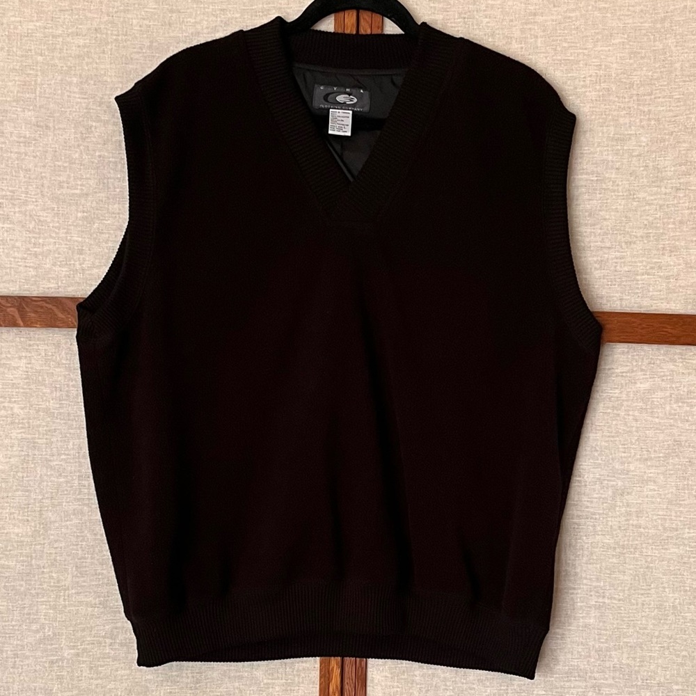 Cyrk Vintage Black Fleece Lined V-Neck Vest - Large